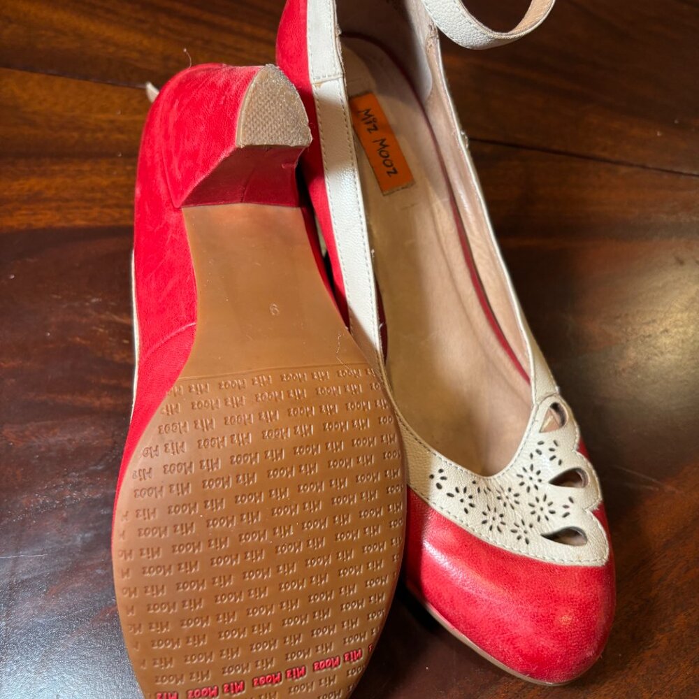 Miz Mooz retro pumps size 9 - Picture 9 of 9